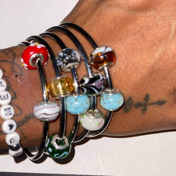 Bracelets - Picture 6 of 6